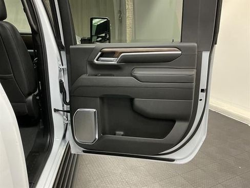 New 2026 Chevrolet Silverado 3500 High Country w/ High Country Premium Package AWD/4WD image 36
