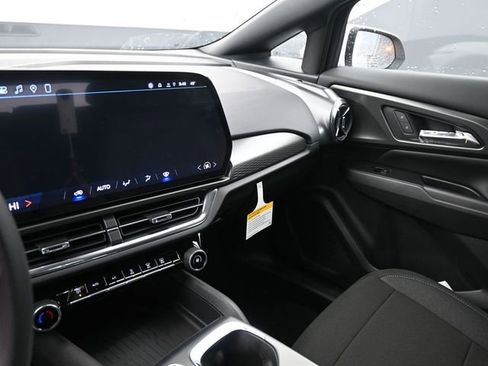 New 2026 Chevrolet Equinox EV LT image 20