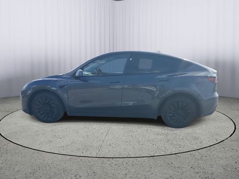 Used 2023 Tesla Model Y Long Range AWD/4WD image 6