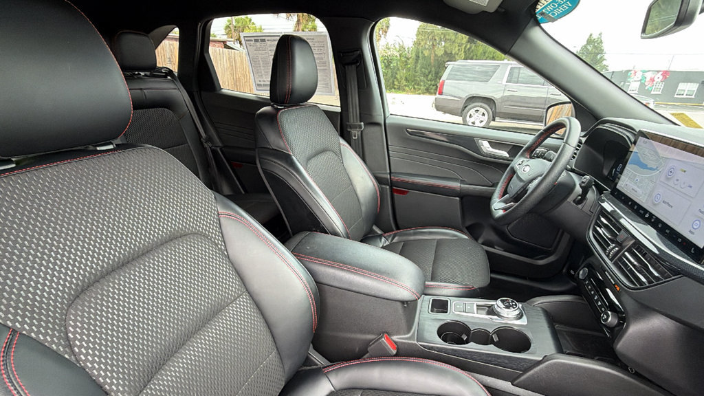 Certified 2024 Ford Escape ST-Line Elite AWD/4WD image 27