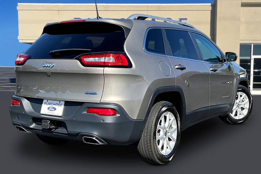 Used 2016 Jeep Cherokee Latitude w/ Comfort/Convenience Group FWD image 6