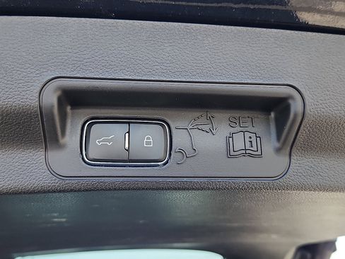 Certified 2022 Ford Explorer XLT w/ Equipment Group 202A image 30