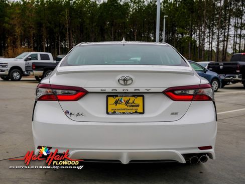 Used 2023 Toyota Camry SE image 4