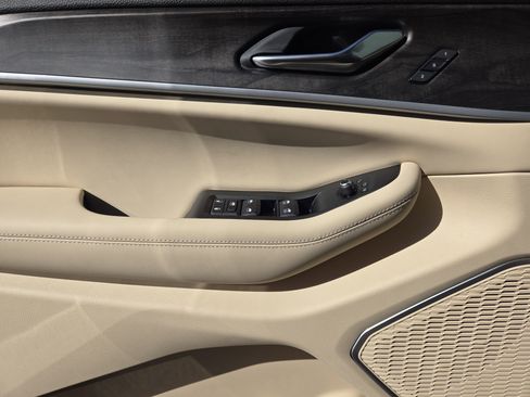 New 2026 Jeep Grand Cherokee Limited image 18