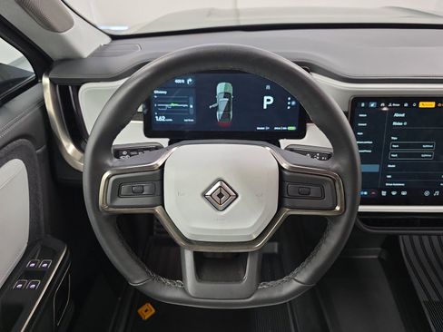 Used 2024 Rivian R1S Adventure AWD/4WD image 28