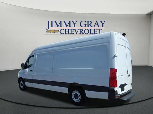 Used 2022 Mercedes-Benz Sprinter 2500 image 3