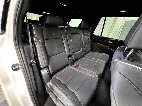 Used 2024 Cadillac Escalade Sport w/ LPO, ONYX Package AWD/4WD image 31