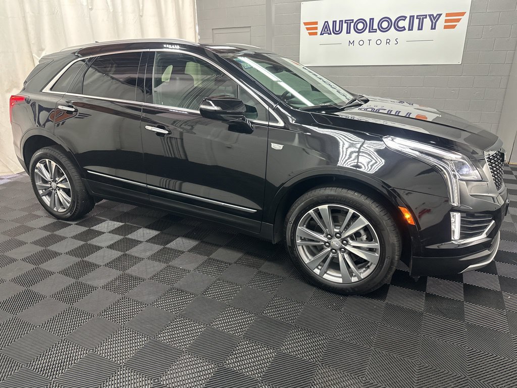 Used 2024 Cadillac XT5 Premium Luxury AWD/4WD image 2