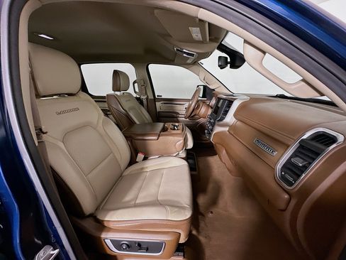 Used 2019 RAM 1500 Laramie image 31