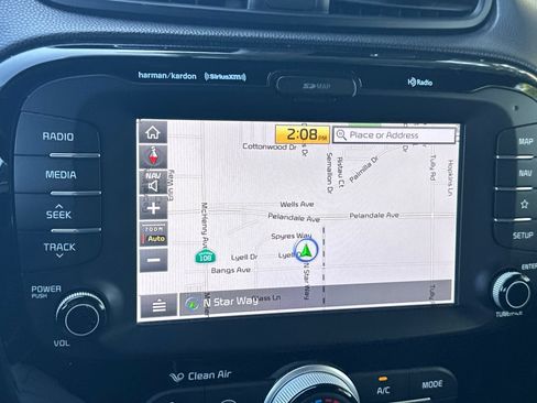 Used 2018 Kia Soul + FWD image 16