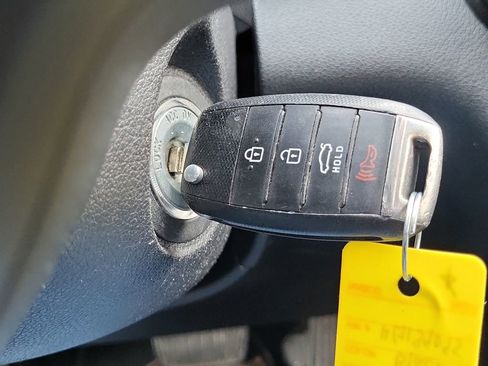 Used 2017 Kia Optima LX image 21