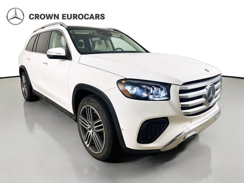 Certified 2025 Mercedes-Benz GLS 450 4MATIC image 3