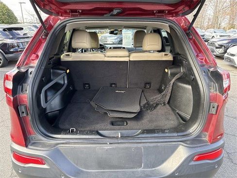 Used 2017 Jeep Cherokee Limited image 12