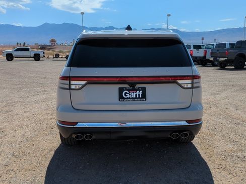 Used 2025 Lincoln Aviator Reserve w/ Illumination Package AWD/4WD image 4