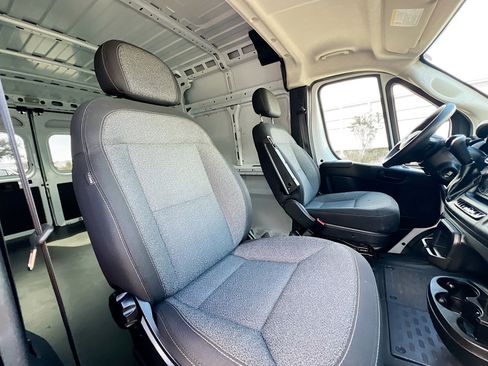 Used 2023 RAM ProMaster 2500 FWD image 32
