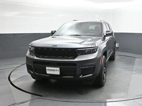 New 2025 Jeep Grand Cherokee L Limited w/ Black Appearance Package image 30