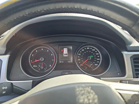 Used 2021 Volkswagen Atlas SE w/ Panoramic Sunroof Package image 11