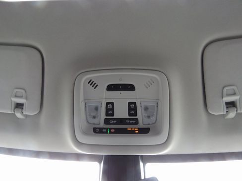 Used 2019 Chevrolet Traverse LT w/ LT Premium Package image 31