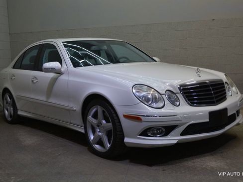 Used 2009 Mercedes-Benz E 550 Sedan image 1