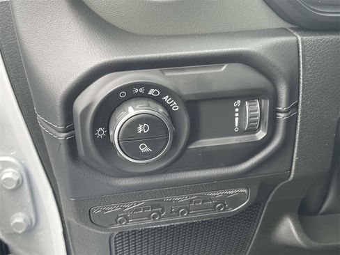 New 2025 Jeep Gladiator Mojave w/ Convenience Group image 12