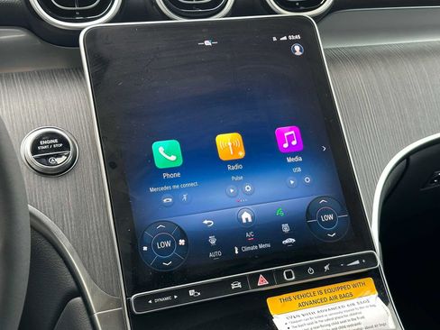 Used 2025 Mercedes-Benz GLC 300 4MATIC image 29