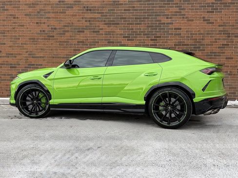 Used 2022 Lamborghini Urus image 3