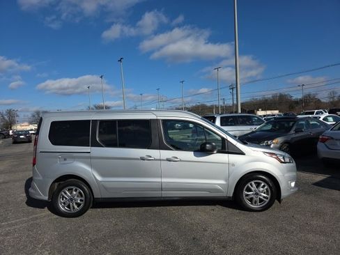Used 2020 Ford Transit Connect XLT image 3