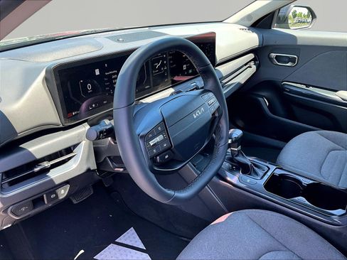 Used 2025 Kia K4 EX FWD image 17
