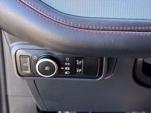 Used 2025 Ford Explorer ST-Line w/ ST-Line Street Pack image 16