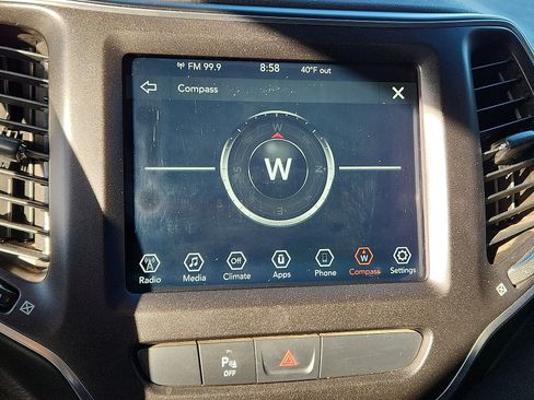 Used 2020 Jeep Cherokee Trailhawk image 14