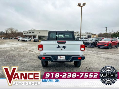 New 2026 Jeep Gladiator Sport image 7