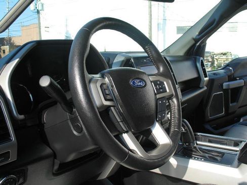Used 2019 Ford F150 Lariat w/ Equipment Group 502A Luxury AWD/4WD image 30