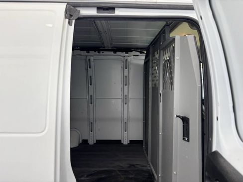 Used 2023 GMC Savana 2500 Extended image 5