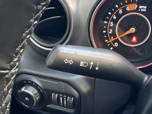 Used 2021 Jeep Wrangler Sport image 29