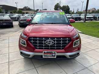Used 2023 Hyundai Venue Limited FWD video 2