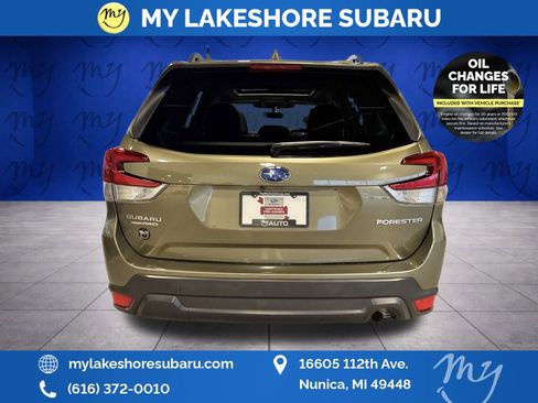 Certified 2023 Subaru Forester Premium image 9