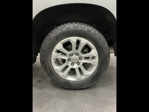 Used 2023 Chevrolet Silverado 1500 LTZ w/ LTZ Premium Package AWD/4WD image 43