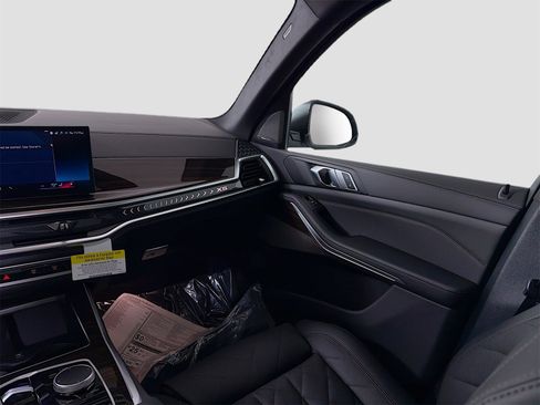 New 2026 BMW X5 xDrive40i w/ Climate Comfort Package image 27