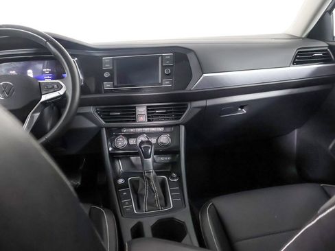 Used 2023 Volkswagen Jetta SE w/ Panoramic Sunroof Package image 31