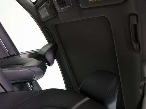 Used 2023 Toyota Camry XSE image 12