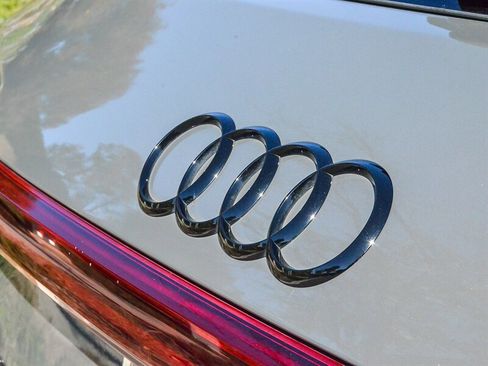 Used 2022 Audi e-tron Chronos w/ Chronos Package image 17