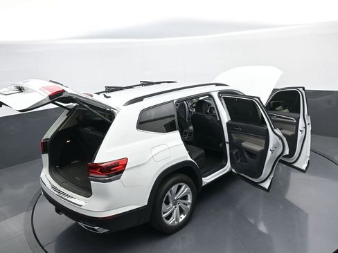 Used 2021 Volkswagen Atlas SE w/ Towing Package FWD image 43