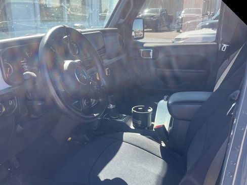 Used 2024 Jeep Gladiator Sport image 6