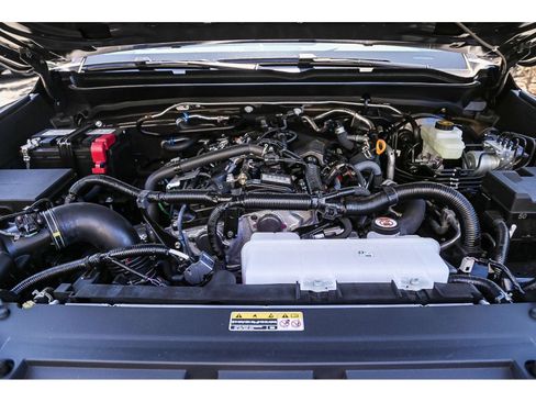 Used 2026 Toyota Tacoma SR5 AWD/4WD image 25