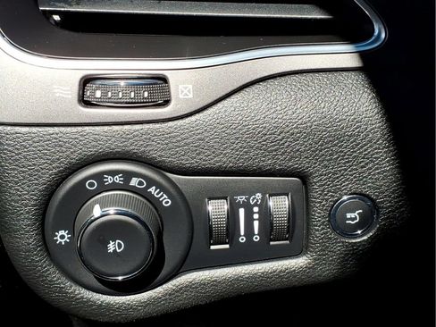 Used 2022 Jeep Cherokee Latitude Lux AWD/4WD image 20
