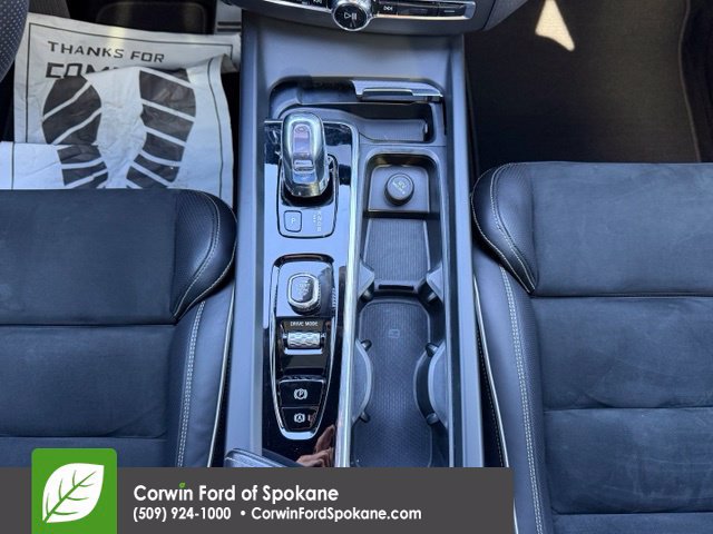 Used 2019 Volvo XC60 T8 R-Design w/ Advanced Package AWD/4WD image 32