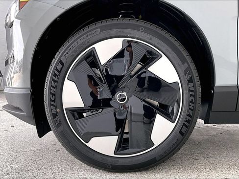 New 2026 Volvo EX30 Plus w/ Protection Package Premier AWD/4WD image 34