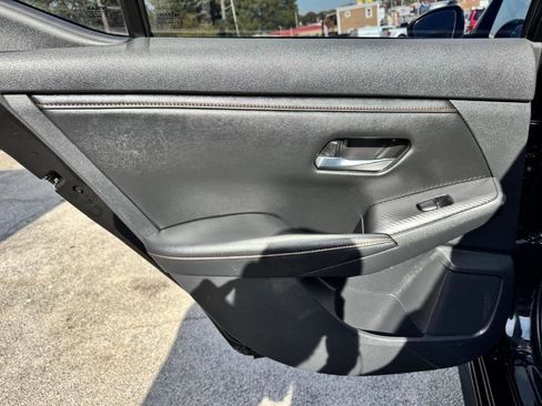 Used 2022 Nissan Sentra SR w/ SR Premium Package image 22