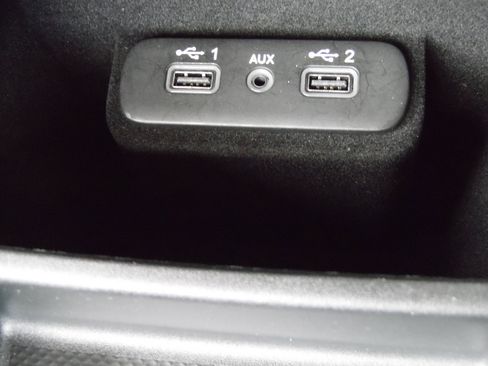 Used 2019 Chrysler 300 Limited image 36