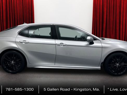 Used 2023 Toyota Camry XSE w/ Navigation Package image 4